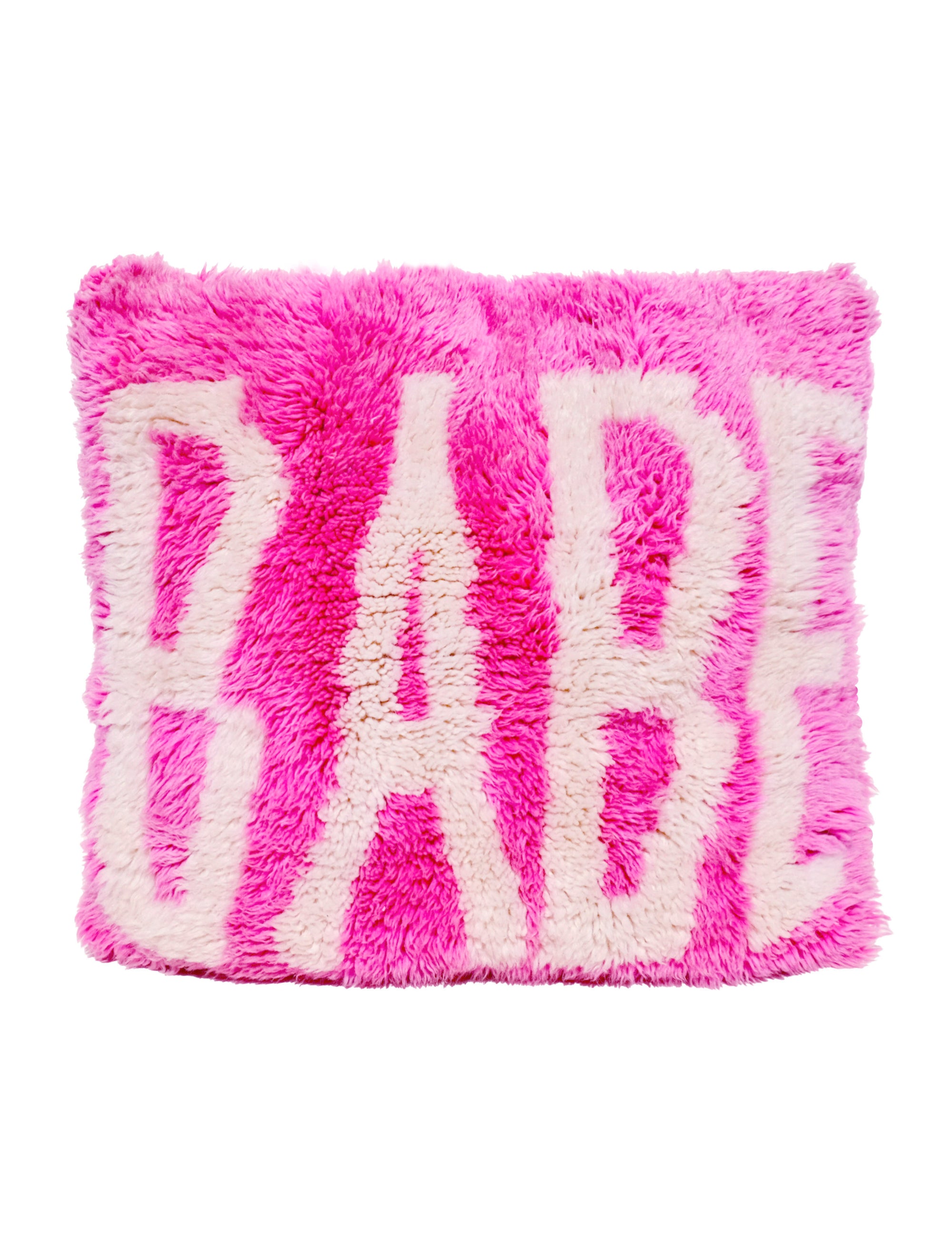 Meet our latest cushion made from a Beni Mrirt rug. Vibrant neon pink, adorned with the word "BABE" in white yarn, this 55x55cm delight effortlessly infuses joy into any space. It's not just decor; it's a celebration of style and comfort. Watch your room bloom with the playful charm of "Babe in Bloom," a vivid testament to the power of color and design.